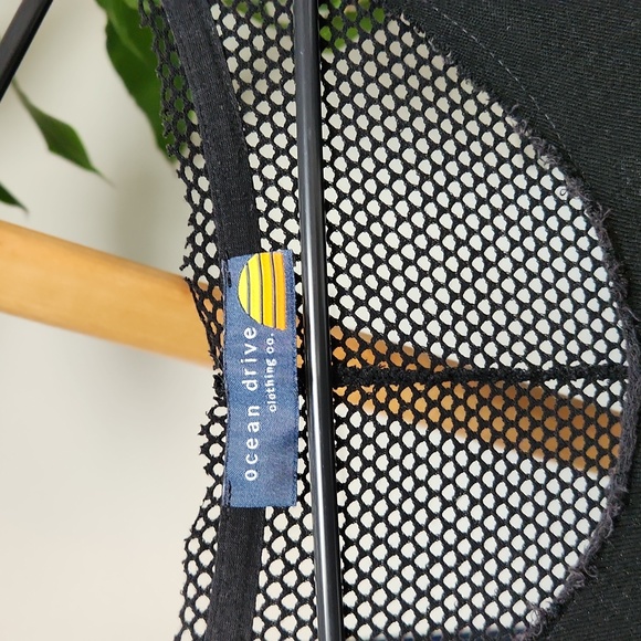 Paradise Island Bahamas top - Picture 2 of 5